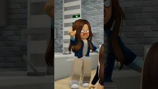 ELLA TIENE UN MOUNSTRO DE DINERO roblox brookhaven shorts [upl. by Dorman]