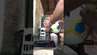 Resistir COSQUILLAS con una pelota TICKLE with a ball COCEGAS com uma bola pt 2 [upl. by Ahsaei]