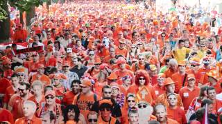 Oranjemars voor NederlandDenemarken EK 2012 in Charkov vanaf de Oranjebus [upl. by Frentz239]