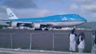 amazing jumbo jet 747 landing and taking off st Maarten [upl. by Broddy]