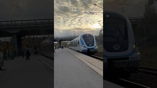 X60 pendeltåg ankommer Huddinge [upl. by Campney103]