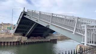 Lowestoft Bascule Lift Bridge Suffolk Sunday 21082022 [upl. by Vickey]