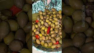 Le olive in salamoia ricetta della tradizione A fine video il dolce dei nonni [upl. by Suiddaht755]