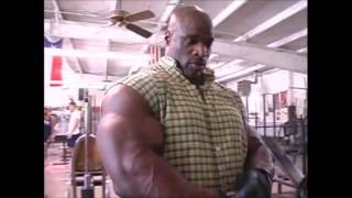 Ronnie Coleman putting his gloves on [upl. by Worthington]