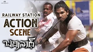 Badrinath Movie Railway Station Action Scene  Allu Arjun Tamannaah  VV Vinayak  Geetha Arts [upl. by Yeknarf108]