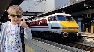 LNER 225 London to Leeds FIRST CLASS [upl. by Wilmar551]