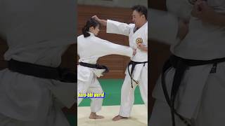 The karate girls punch hit the man What happened【Juria】 [upl. by Airdnal]