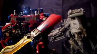 TRANSFORMERS Optimus VS Decepticons [upl. by Vatsug]