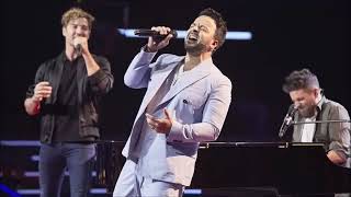 David Bisbal y Luis Fonsi interpretan quotAquí estoy yoquot con Pablo López al piano [upl. by Shanleigh]