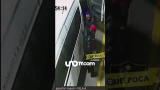 Chofer de combi pide tanque lleno y luego roba a despachador en gasolinera de Cuautitlán [upl. by Lange954]