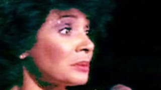 Shirley Bassey  La Pasion Que Nos Devora w Spanish to English Translation 1989 Recording [upl. by Nycila]