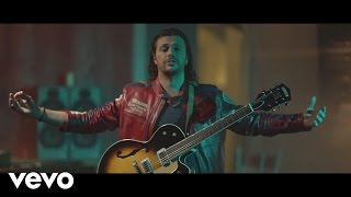 Gianluca Grignani  Una strada in mezzo al cielo Videoclip [upl. by Dietz]