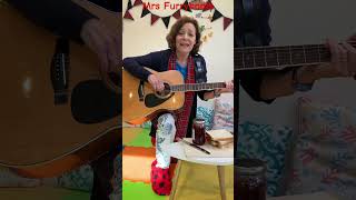 The jeely piece song  Mrs Furryboots childrens scottish songs [upl. by Rains250]