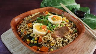 Cómo hacer ramen con fideos instantáneos 🍜 ¡Muy sencillo y sabroso 🤤🍖🌽 [upl. by Rihat]