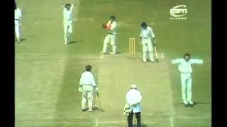 Chappelli dismisses Brian Luckhurst for 96 in 1972 Ashes [upl. by Ynneg]