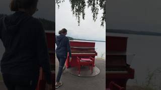 Das rote Klavier am Molkomssjön 🇸🇪 [upl. by Nee]