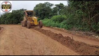 Motoniveladora trabalhando patrolando estrada vicinalmotorgraderrolo lisopatrol [upl. by Abott]