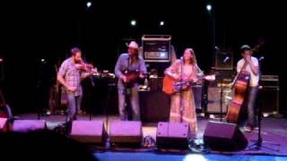 Dave Rawlings Machine  Queen Jane Approximately Live [upl. by Mahseh536]