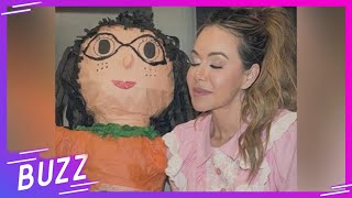 Chiquis recrea foto de cuando tenía dos años con motivo de su cumpleaños 39  Buzz [upl. by Buchheim]