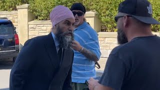 Jagmeet Singh SNAPS at Conservative Protestor Shocking Confrontation Caught on Camera [upl. by Cynthy919]