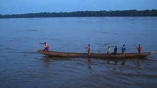 Pirogue sur le fleuve Congo [upl. by Rosario]