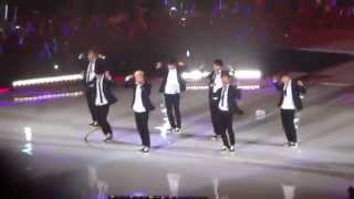 BTS 방탄소년단  We Are Bulletproof Pt2 KCON 2014  fancam [upl. by Piks]