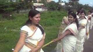 Onam 2011 Tug of war men vs womenMP4 [upl. by Eatnuahc]