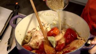 Recette Fricassée de poulet aux tomates et aux champignons  Colruyt [upl. by Novaj]