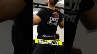 perchè allenare le trazioni neutre nello streetlifting 😱 perte streetlifting pullup [upl. by Tychonn]