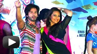 Saree Ke Fall Sa Song  Sonakshi amp Shahid Dance Performance [upl. by Magree]