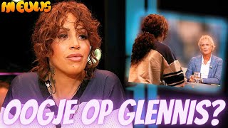 Glennis Grace alwéér bij Jeroen Pauw ‘Heeft hij een oogje op d’r’ [upl. by Ronoc]