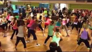 la chapa que vibran la materialista ft franklin romero zumba class [upl. by Whitaker]