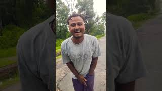 भाई मुझे भी☔छतरी के नीचे कर लो 🤣 funnyshorts youtubeshortswait comedy tiktokviral instagram [upl. by Cedar]