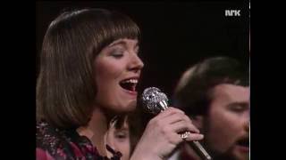 Swingle II The Swingle Singers  Glenn Miller Medley  Live in Norway 1978 [upl. by Nonnaer67]