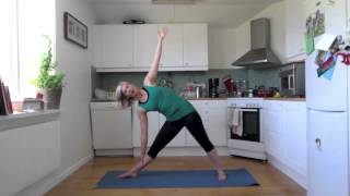 Triangeln  Extended triangle pose  Utthita Trikonasana [upl. by Tennaj27]