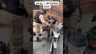 policiais pega rapaz da moto barulhenta e dá o troco [upl. by Stila]