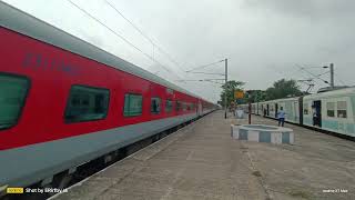 12325 howrah  Nangal dam gurumukhi SF express with wap 7 locomotive 110 kmph overtake bwn local [upl. by Naveb]