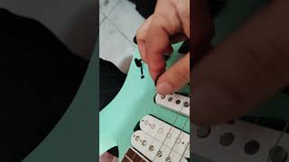 Prueba de capacitor de 330pf instalado en potenciómetro de volumen treble bleed Mercado libre [upl. by Zanze97]