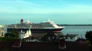 Queen Elizabeth departs Hamburg [upl. by Retluoc]