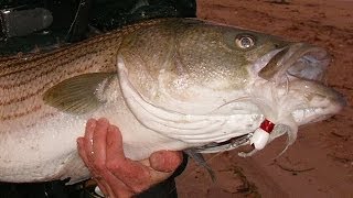 Surf Fishing with Bucktails in Rough Water [upl. by Hope817]