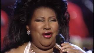 Aretha Franklin Aint no way Divas Live 2001 full video [upl. by Ddarb]