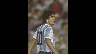 Contemplem a magia e habilidades de Diego Maradona ⚽🇦🇷 futebol football skills futbol maradona [upl. by Corkhill]