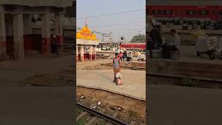 Howrah railway junction 🚂🚃💨 railwayplatformstation 🚂🚃 express indianrailways indian shortsvideo [upl. by Amr]