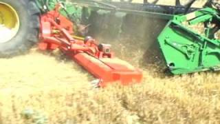 Harvest 2009  John Deere STS 9880i with stubble chopper [upl. by Dewie31]