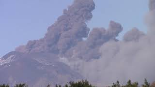 Eruzione ETNA del 24122018 vista dal centro di Catania Sicily [upl. by Haletta]