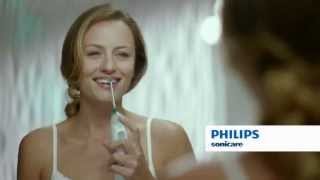 Philips AirFloss gör rent mellan tänderna på 30 sek [upl. by Iinde]