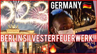 Berlin Silvester Feuerwerk Brandenburger Tor 🎆🔥🧨Fireworks FEUERWERK [upl. by Klement]