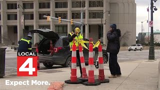 Uncovered manhole takes pedestrians by surprise in downtown Detroit [upl. by Ymij]