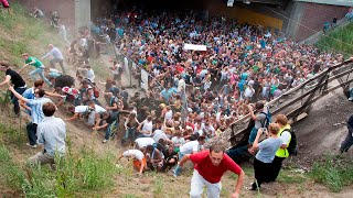 People are running away from the water Tsunami warning after the earthquake in Indonesia [upl. by Annoyi]