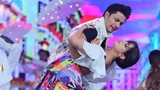 Ali Zafar  Alizeh Shah Dance Performance at Kashmir Hum Style Awards 2021 [upl. by Towney]